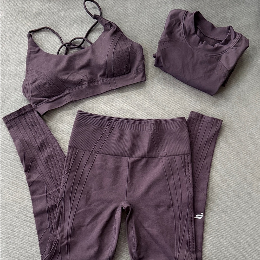 Fabletics Women's Seamless Ribbed Active Set Bundle — Deep Plum - Small